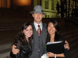 Капец народ, ну у вас и фантазии "секс домогательство"!
А вот к примеру Райан Гослинг - тоже канадец, тоже симпотяга.
Но почему у него проблем с обнимашками нет?