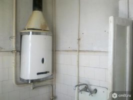 В хрущевках горячая вода была объектом зависти, потому что там стояла вот такая вот хрень, гревшая эту воду. И если бы ты реально родился в 74м, то ты бы об этом знал. иди учи матчасть