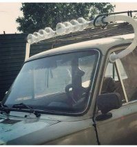 Жигули у меня были еще в девяностых, но точно помню, если форточку развернуть, то через нее дует - мама не горюй...
И не надо эту хрень на крыше размещать, и эффективность у нее сомнительная. 
Если "сломалась" то проще и дешевле починить или новую купить.. цена на автохламниках ей три копейки..