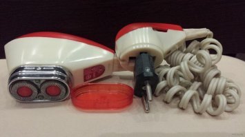 Электробритву советского времени сложно сравнить с современными бритвенными станками...Eё и со станками тех времён очень сложно сравнить.