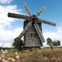 Автор забыл выложить фото майнинг фермы, с биткоинами внутри