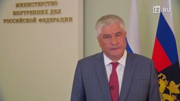 А что он по гражданке? Он выступает не как министр внутренних дел, а как просто дядя Володя?