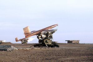 Потомки фау-1 до сих строят в России,как,например, этот бпла-мишень. Пульсирующий двигатель обходится гораздо дешевле в производстве, нежели реактивный или поршневой.