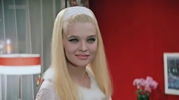 Эта, я слышал, тоже стала образцом для подражания, как только фильм вышел