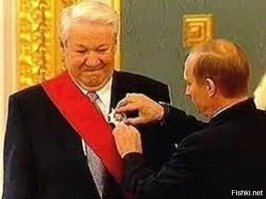 Президент России подписал указ, на основании которого учреждается медаль в честь 75-летия Победы в Великой Отечественной войне. В президентском указе отмечается, что учреждение юбилейной награды является данью глубокого уважения великому подвигу, героизму и самоотверженности ветеранов войны.

========================================

Т.н. "президент" какие только "патриотические" указы не подписывает, только вот поклоняется  и строит капища ИСКЛЮЧИТЕЛЬНО негодяям и предателям Родины! Как так получается?