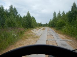 по фото не понятно как выглядела эта дорога, по сути это бетонка построенная военными в конце 70-х годов. Все кто платит налог на авто, посмотрите куда идут ваши деньги. Рос автодор, так держать. Я не оправдываю вора, но есть воры и повыше.