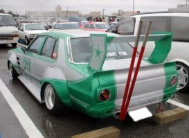 Добавлю от себя безумный японский тюнинг обычных авто и грузовиков)