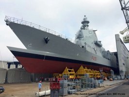 Итальянцы вчера новый фрегат спустили на воду. Картинка потрясающая. Нет, это не два корабля, это такой корпус.