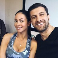 Ой да она это бабло каждый день видит. Этож инстаблогер Туки-тук (не подписан)), постоянно с мажорами тусует, вот и тачках разбирается))