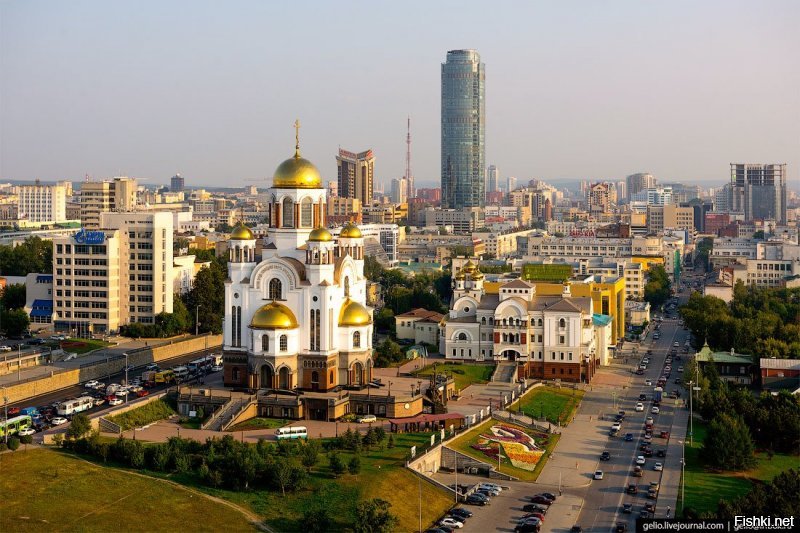 На месте убийства царя там (вернее здесь в Екатеринбурге) уже стоит храм на крови