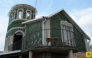 Ну, оригинально... 
Но лично мне больше нравится проект из бутылок шампанского