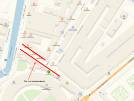 Не Думская, а Ломоносова. Думская это от Ломоносова к Невскому. Вполне приличное место.
Да, фольклорное название улицы "Зодчего Росси" (а не России) - Заячья Роща.