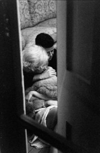 Ну скока мона? Это подделки, сделанные скандальным фотографом Элисон Джексон, известной своими постановочными снимками с использованием двойников.