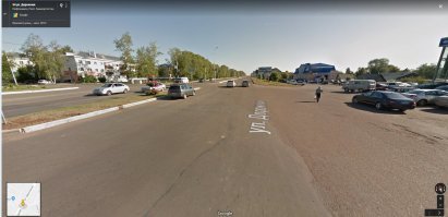 Не, всё верно. Я не знаю почему люди не хотят разобраться. Она проехала на красный сигнал светофора, это одно нарушение. А вот машины, которые стоят уже после светофора, должны держаться правила "помеха справа", т.к. у них светофора нет, хотя он там быть должен по логике. ВЫ ЧТО, НЕ ВИДИТЕ, ЧТО НЕТ СВЕТОФОРА ПЕРЕД ВТОРЫМ ПЕРЕКРЁСТКОМ? Люди могут оказаться в месте, где произошло ДТП (немного до, пара метров), проехав даже на зелёный сигнал светофора, не нарушив и не успев проехать тоже могут оказаться в ДТП, когда уже будет красный сигнал гореть !ПОЗАДИ!. Если нет светофора, а его нет на втором перекрёстке, если нет знаков приоритета, а они должны быть НА КАЖДОМ перекрестке, если требуется приоритет дорог указать, КААААКОМУ ПРАВИЛУ НАДО СЛЕДОВАТЬ, ку-ку?! На картинке видно всё. Виталик, не обращай внимания, для них ПДД слишком сложны. Ещё и оскорбляют, умники, а. Причем ведь ты ещё и объяснил всё шикарно. Лучше, чем я сейчас попытался. Манёвр они собрались завершать НА ВТОРОМ ПЕРЕКРЕСТКЕ. Пи**ец.