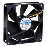 Небольшая доработка.
Берём кулер от компьютерного корпуса (12В). В крышке прорезаем отверстие, диаметром чуть меньше вентилятора. На отверстие закрепляем кулер, чтобы воздух подавался в ведро. Примерно посередине ведра, по периметру прорезаем 6 отверстий (диаметр ~2см). В ведро насыпаем льда, закрываем крышку, кулер подключаем к прикурке и... ВУАЛЯ! Мы слелали кондиционер! Конечно если у вас его нет ;)