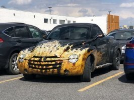 Кого-то сильно укачало в передней машине на трассе)))