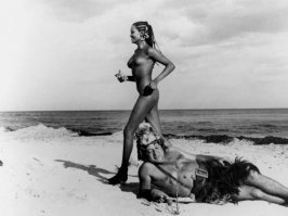 "Благодаря искромётной игре Паоло Вилладжо..." Ага, ага... Пятница в этой популярности ну никакой роли не сыграла...