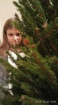 Моей внучке - 11 лет.
Надеюсь, что в будущем, на выпускных, будет  лучше.