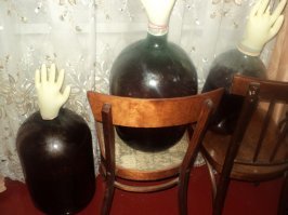 Я и так же пью отечественное вино. Сделал прошлой осенью вино из тёрна, очень хорошо получилось