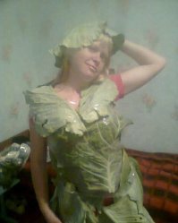 "Сумасшедшие выходки деревенских простушек, которые не укладываются в голове"

А вот так лучше?