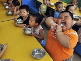 В школе Ким Чен Ын плевался в одноклассников