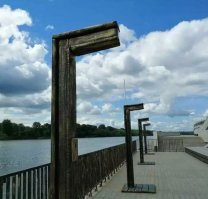 недостаточно,
казнокрадов у нас намного больше