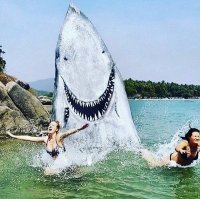 позитивней