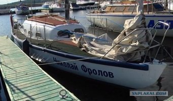 Бетонные яхты строили даже, точнее - железобетонные.