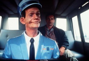 Дядька этого таксиста напомнил.