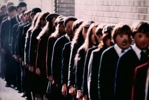 Мальчишки побрились налысо, чтобы поддержать больного деда, но получили за это в школе