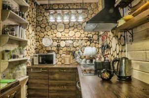 Это явно дизайнерская кухня, а не самопал. И мне она нравится. :)