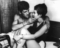 Прошлое в фотографиях: летние каникулы знаменитостей