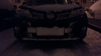 Вот это сам умышленно закрыл или в силу природных явлений так получилось?

ОТВЕТ:
Не сам, просто проехал в снегопад.
На следующий день снег превратился в лед(тепло от радиаторов превратило снег в лед). Номера стали различимы, хотя и под слоем до 1 см льда. Лед удалился только на мойке.

Формально докопаться можно - номер полностью залеплен и не читаемый, при относительно чистом внешнем виде автомобиля. Особенно если после зоны снегопада тебя остановят в месте где на данный момент нет снега.

Доказать то что это было сделано не умышлено можно только если перед каждой поездкой снимать машину на регистратор и демонстрировать все записи от посадки в машину до момента остановки без разрывов в видео.