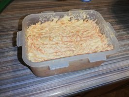 Все с этим ЗОЖ свихнулись. Я вот сейчас себе из морковки забодяжил. Морковь на терке, сыр на терке, выдавил чеснока и заправил майонезом, вот где вкуснотища.