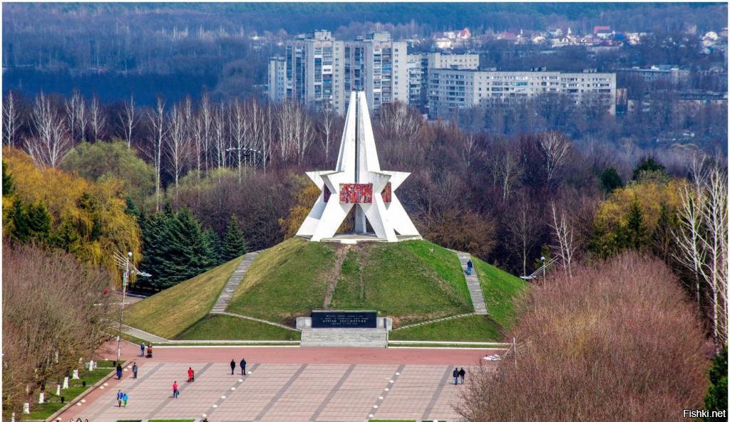 Курган города брянска. Курган бессмертия Брянск Брянск. Курган бессмертия Брянск достопримечательности Брянска. Курган бессмертия (Брянск) Курган бессмертия. Курган бессмертия Брянск монумент.