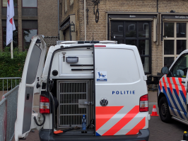 Вау вот это новинка :))) я уже 20 лет вижу такие машины с полицейской символикой и надписью хондэн бригаде :)))