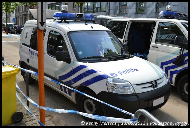 Вау вот это новинка :))) я уже 20 лет вижу такие машины с полицейской символикой и надписью хондэн бригаде :)))