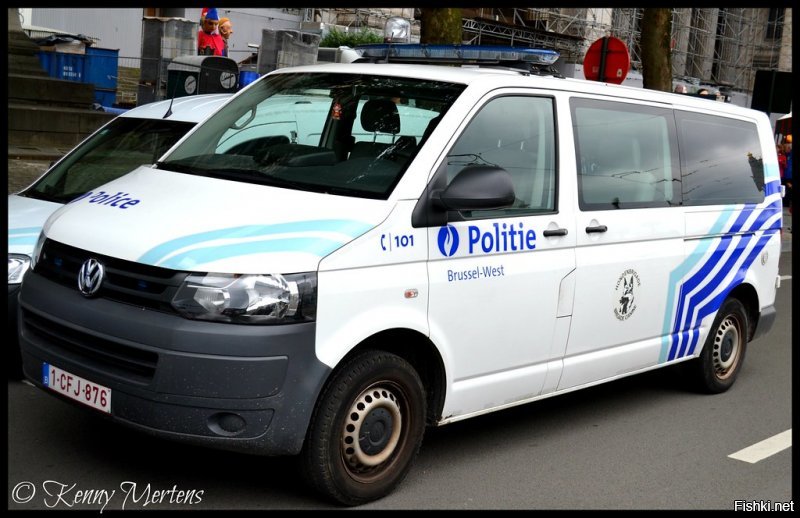 Вау вот это новинка :))) я уже 20 лет вижу такие машины с полицейской символикой и надписью хондэн бригаде :)))
