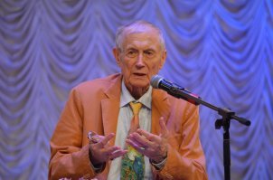 как говорится "шёл бы ты от сюда петушок "