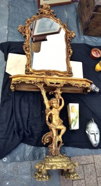 Бельгия... Столик и зеркало -  50 евро...