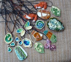 Я тоже не минусила. Просто кину фоточки со своими поделками из обычной глины. Керамика, короче.