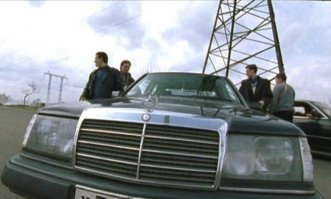 Это кузов W124,а не W140, которому посвящена данная статья.