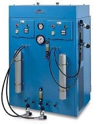 Я и говорю, можно... Ну Вы поняли. Компрессор для накачки баллонов достаточно сложный девайс. Он немного меняет состав воздуха. Насосом его можно заменить с большой натяжкой.