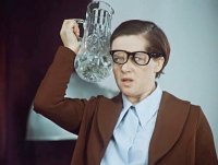 "На экране она выглядела на 55 лет" 
Что за бред?? Где там 55? Кому могло такое показаться?
Я полностью согласен с Новосельцевым, она действительно выглядит па тридцать... пять. Но не на 55 же!