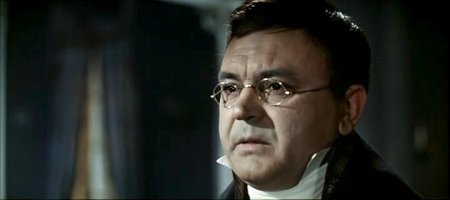 Да и сам Бондарчук играл Пьера Безухова, которому по книге не было и 30-ти лет.