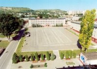 Они уже отстроили один Ватикан в Саратове, вашему вниманию терр тория бывшего Саратовского Высшего Военного Института РХБЗ отданая личным указом Путина попам:
БЫЛО




СТАЛО