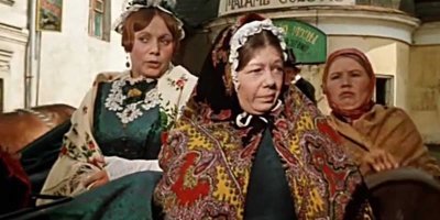 Вы ошибаетесь, давно доказано что у земли есть своя "емная ось" с кометами и белыми медведями. Доподлинно.