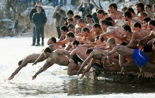 Огромный поток бурбона влился в реку после пожара на складе Jim Beam