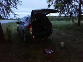 Не знаю кому как я в те выходные на рыбалке выпил и спал в палатке как бобик.