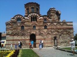 Добавлю фото 2013 года. И болгары за столом.